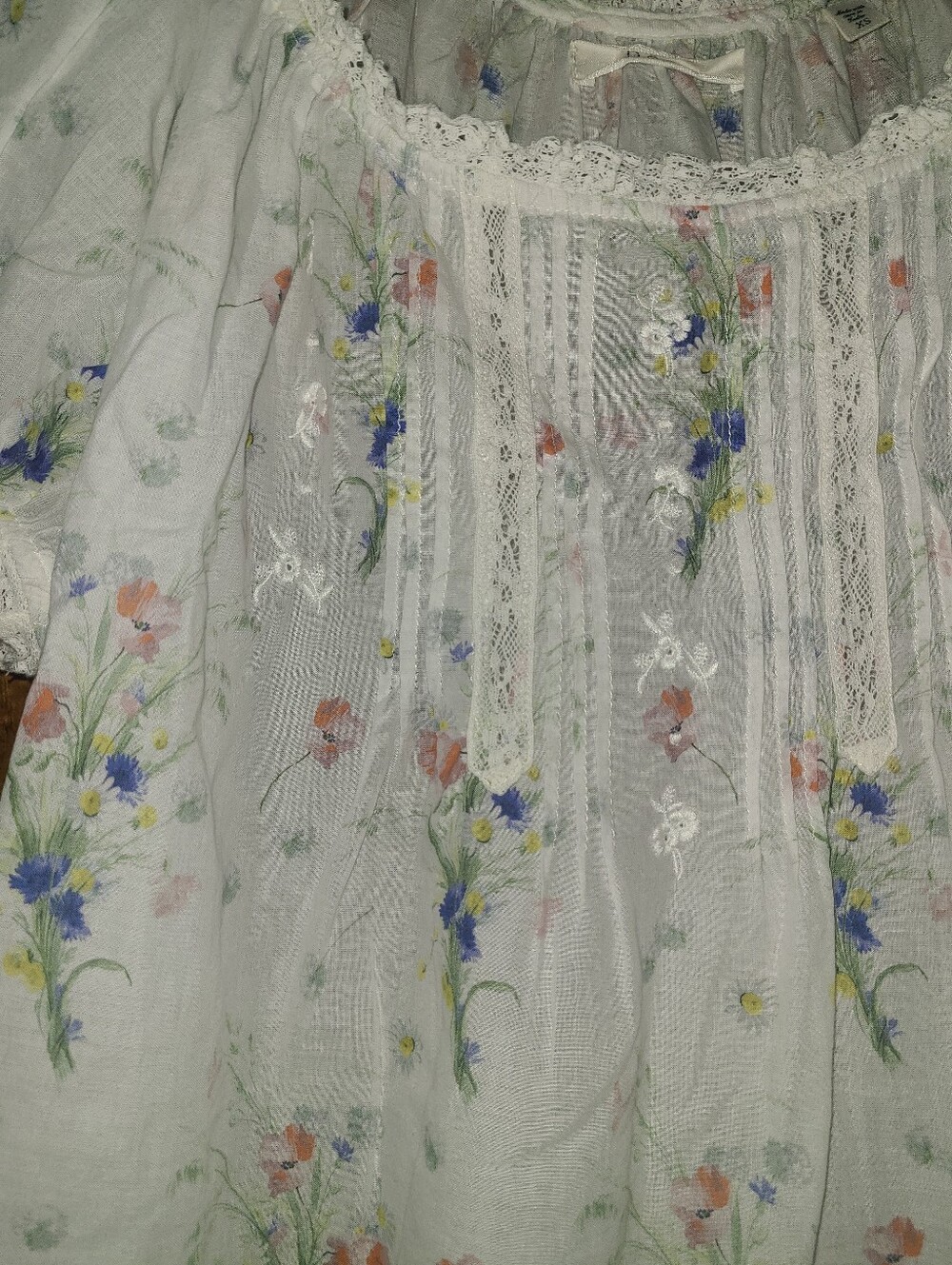 Doen Frederica Top In Painted Bouquet - Picture 3 of 4